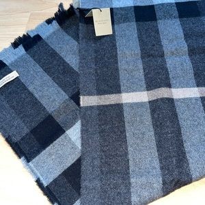 Burberry black and grey scarf brand new with tags!